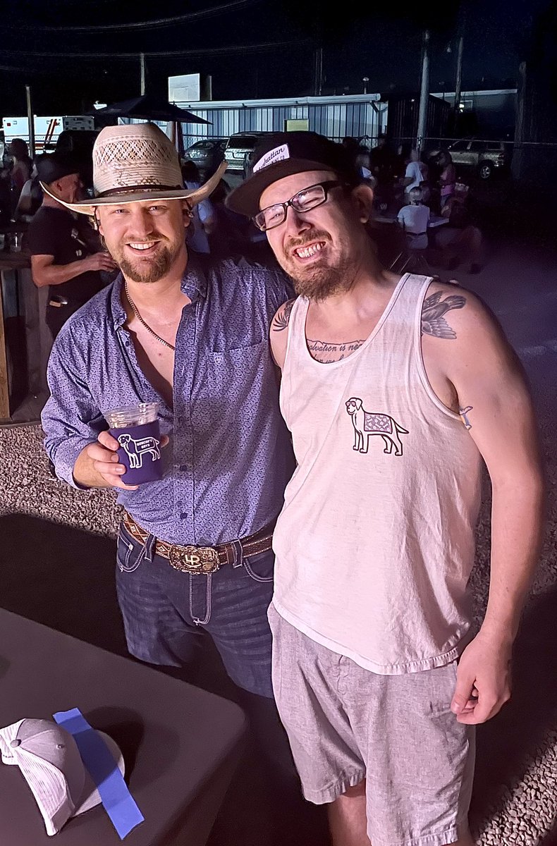 SLKECK's tweet photo. Met another Bonehead out in the wild. @BoscoesBoys https://t.co/Iv6EnoaTZ5