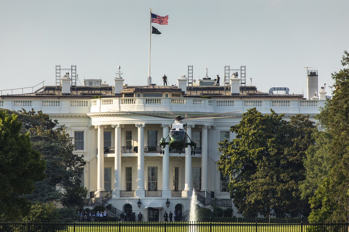 JK_Multimedia's tweet photo. Marine One taking off in front of the White House today to transport POTUS to Camp David.

#marineone #whitehouse #usmarines #POTUS https://t.co/FU4LACOxPf