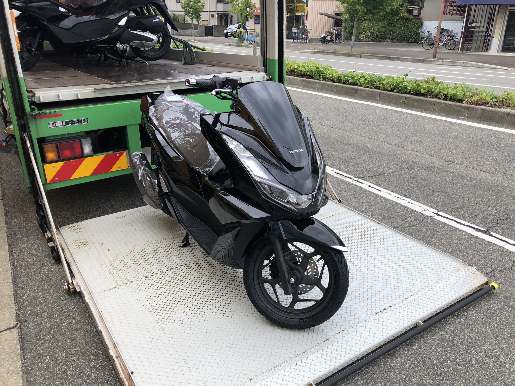 バイク屋神戸 新車が続々入荷しています ホンダ Pcx 125 正規販売店 ヤマハ スズキ 新車納車 バイク納車 原付二種 神戸市 兵庫区ランチ 長田区ランチ 須磨区ランチ 板宿ランチ 西代ランチ 新長田 ランチ 名谷ランチ 妙法寺ランチ 高速長田ランチ 月見山