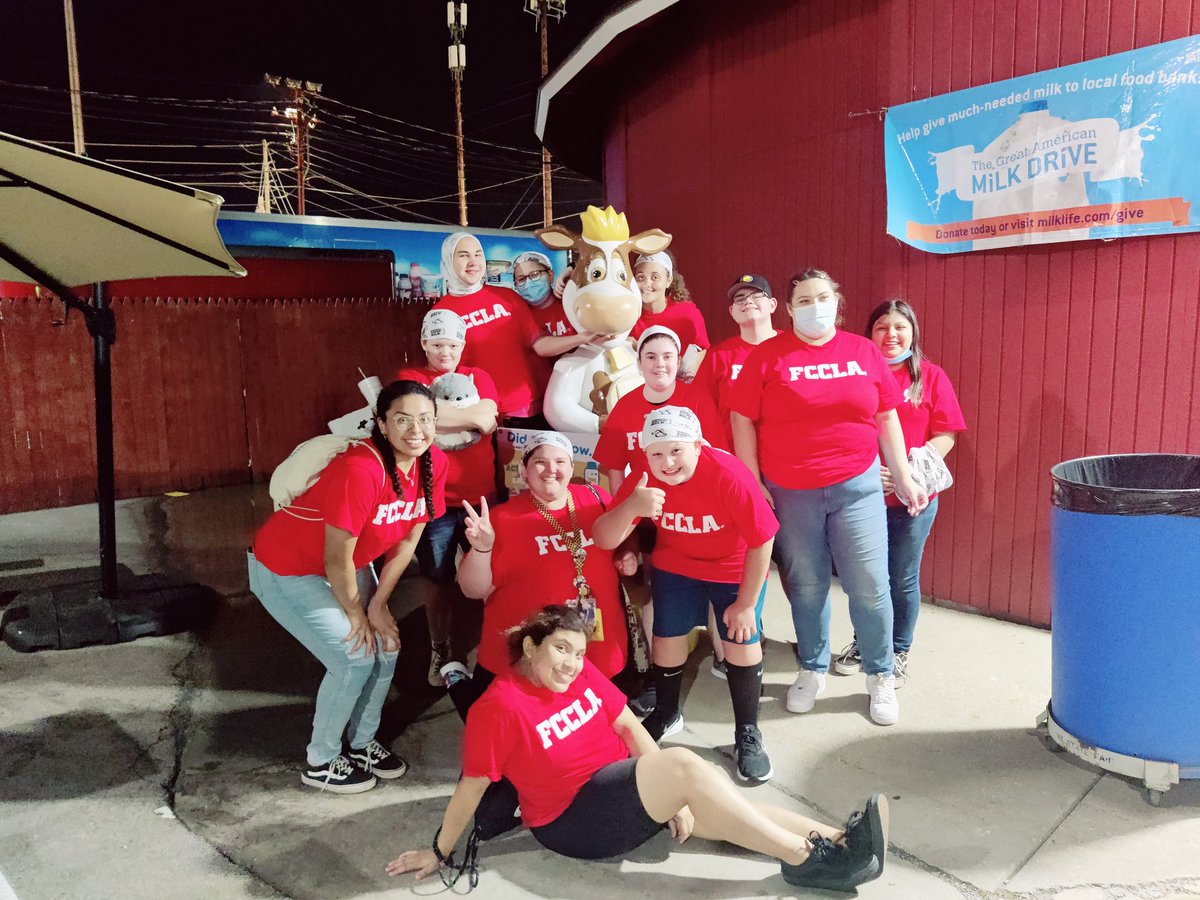 BrannanFACS's tweet photo. Jefferson FCCLA &amp; Culinary students had a great day working the Dairy Barn @ The Indiana State Fair. Wonderful bonding experience &amp; great opportunities to become leaders! @indianafccla1 @jeff_principal @jhsfacs  #dairy #wafflegrilledcheese #milkshakes https://t.co/UPQfl10Jbh