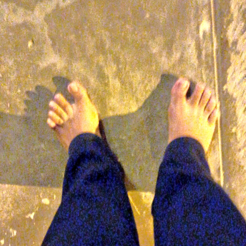 cuartobaby's tweet image. Déjame poner las sandalias o zapatillas, lokhá #TemblorPiura #Temblor