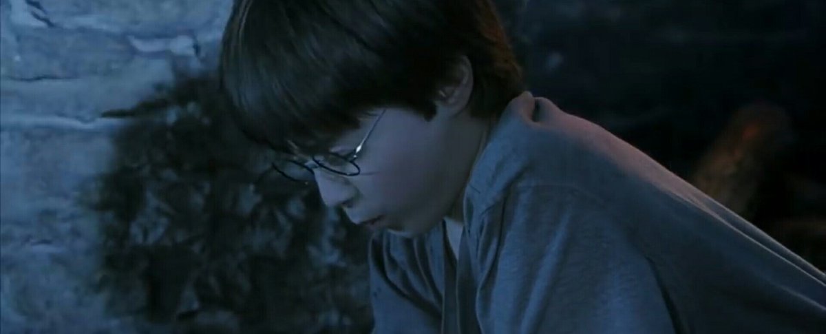 capa_invisible's tweet photo. 31 de Julio de 1991: Harry se entera que es un mago y Hagrid le entrega su carta de Hogwarts ❤ ¡Feliz cumpleaños Harry! 🎂Felices 41 años https://t.co/7rFLTGyjAQ