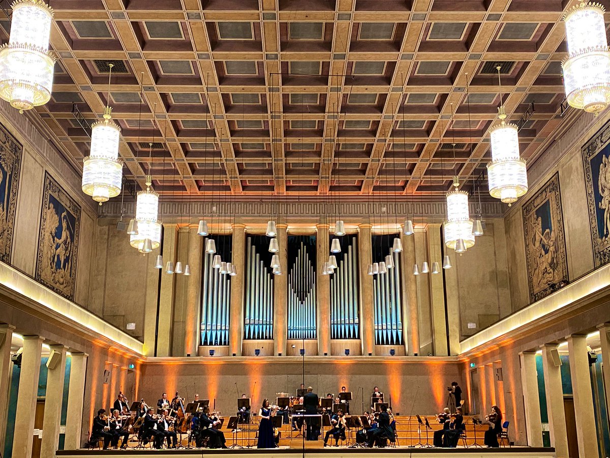 Con Brio (#Widmann) I Violinkonzert (#Beethoven) I Münchner Symphoniker I Lena Neudauer I @kevinjohnedusei I Video-on-Demand online: youtu.be/7iwvguKi1JE.