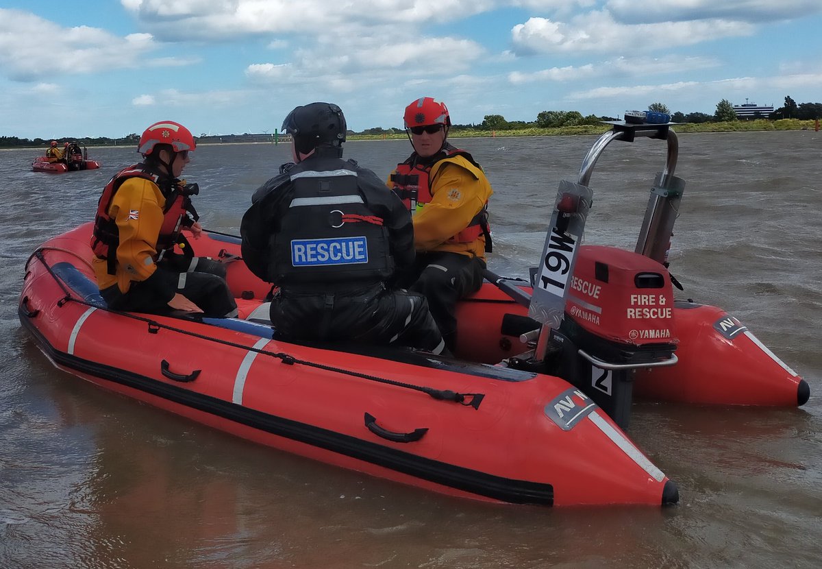 999Ben's tweet photo. Fantastic day on Thursday for our #floodRescue powered #RescueBoat instructors CPD session with @DcLowestoft & @tillyalex Thanks to @Pro_Rescue Also great to be able to test out there innovative new #PumpJet #outboard https://t.co/v1Zx0uHElQ