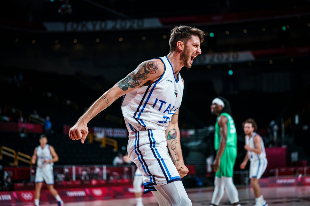 Italbasket's tweet photo. Tutti così alle 7 di mattina di sabato!!!

#Tokyo2020
#basketball
#ItaliaTeam
#Italbasket https://t.co/QwFwumUq9T