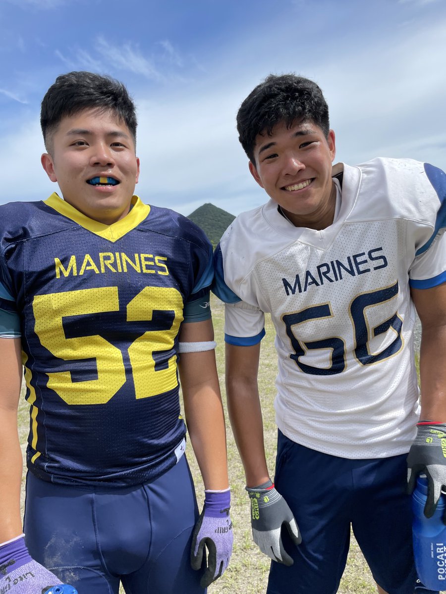 marines_uon's tweet photo. 🏈部員紹介🏈
#66 高垣裕人　 OL/LB
学科▷経営学部経営学科
出身▷和歌山県

いつもニコニコ・ヘラヘラしていて、皆からは「たっきー」と呼ばれています♪
キラキラした笑顔は皆の癒やしです😻
部室では、よくバナナを食べていますよ🐒🍌

#長崎県立大学
#アメフト部
#MARINES
#部員紹介 https://t.co/lPVUBCTC2c