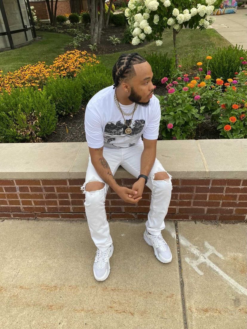 thereal_lyrik's tweet photo. Desire to be the best YOU that you can be🤞🏽🤍. Nobody can beat you at being you and nobody will beat us if we want for each other what we want for ourselves🤝✍🏽🧠🖤♥️.
#Lyrik #Ventilations #AlbumOfTheYear 
#LegendStatusRecords  #LyrikNationRecords 
#NewMusicOTW 
#LongLiveDaveon https://t.co/nWcoZUZsEw