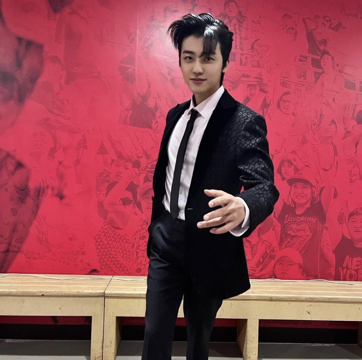 ท่านประธาน
วันธรรมดา                                วันเข้าบริษัท