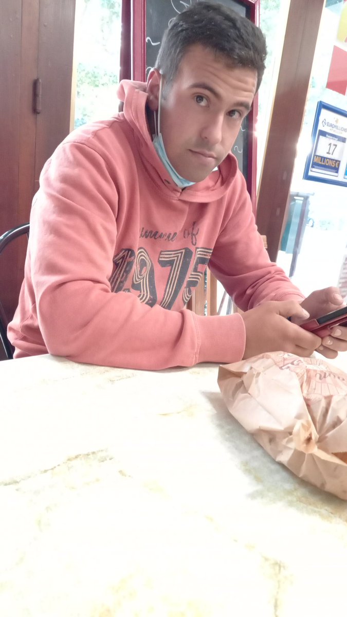 Patriote_Occita's tweet photo. Nous sommes partis de dieppe hier soir 
Et ce matin nous sommes en Auvergne  ( Saint pourcin 03)
Un peu fatigué 😫 la team #rn76 
Après un petit déjeuner 
Direction Montpellier pour rencontrer @MarieLouis34 https://t.co/bw1WBbuRyw