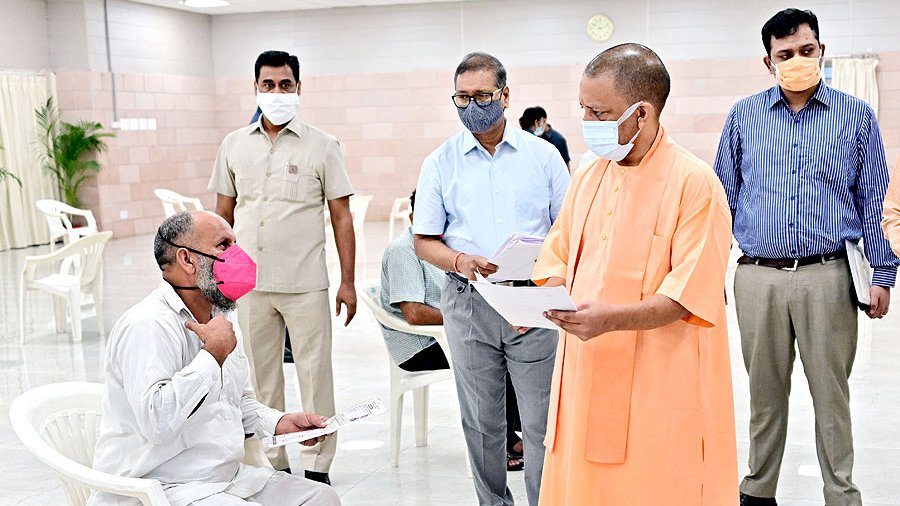 myogioffice's tweet photo. सतत विकास व न्याय के प्रति समर्पित @UPGovt

मुख्यमंत्री श्री @myogiadityanath जी महाराज ने आज लखनऊ स्थित अपने सरकारी आवास पर 'जनता दर्शन' में आए लोगों की समस्याएं सुनीं।

महाराज जी ने अधिकारियों को समस्याओं के तत्काल निस्तारण हेतु निर्देशित किया। https://t.co/R2x1sUd88r