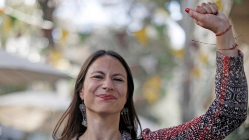 AlexusChile's tweet photo. Holi hoy hicieron rekagar el barrio Lastarria, pero no importa por que todas, todes y todos los locatarios votaron por mi y ahora votaran por la senadora amigi Fabiola Campillai y juntes , juntas y juntus quemaremos todas las mesas en una gran barricada frente al IN. https://t.co/yGQwgFYyFs
