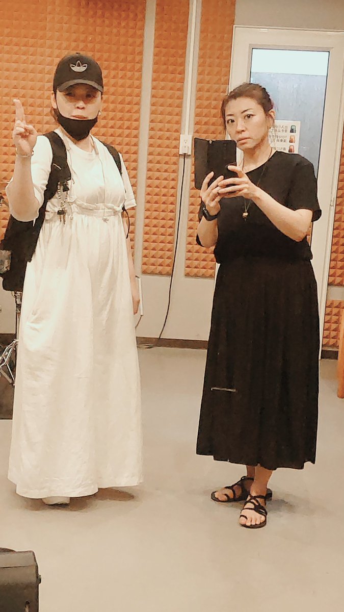 helloot_wb's tweet photo. 白黒ハロット
#ハロット #helloot #sapporo #vocal #unit #music #song #thx #love #studio #white #black #othello #powerslave #practice https://t.co/uA8JjAYrUr