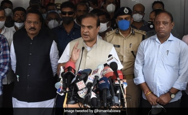 ndtv's tweet photo. Case Against #Assam Chief Minister Himanta Sarma, Officials By #Mizoram Cops Amid Border Row 
https://t.co/h0VDMDuW5Z https://t.co/w4qnWwV1bQ