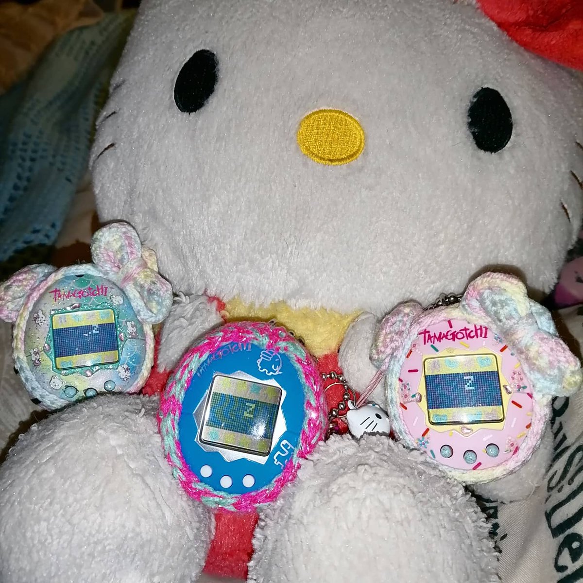 AdelBastin's tweet photo. #tamagotchicollectors #tamagothi #tamapalace #tamagotchi_us #tamagotchicollector #virtualpet #hellokittyfanatic #dinky #hellokitty #hellokittycollection #vpet #tama_palace #tamagotchiON #bandi #tamaworld #tamagotchion
I finally found the gen 2 in South Africa welcome BluππππΏπ¦ https://t.co/pg4q5RsED5