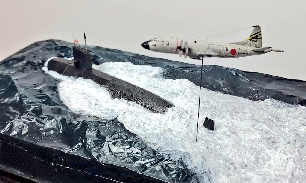 アルキメデス ジオラマ イラスト製作中 今月作ったプラモ晒そうぜ ブルーインパルス以外に潜水艦のジオラマも製作してましたので P 3c ツートンカラー版の岩国航空隊 と潜水艦ゆうしお そうりゅう型潜水艦