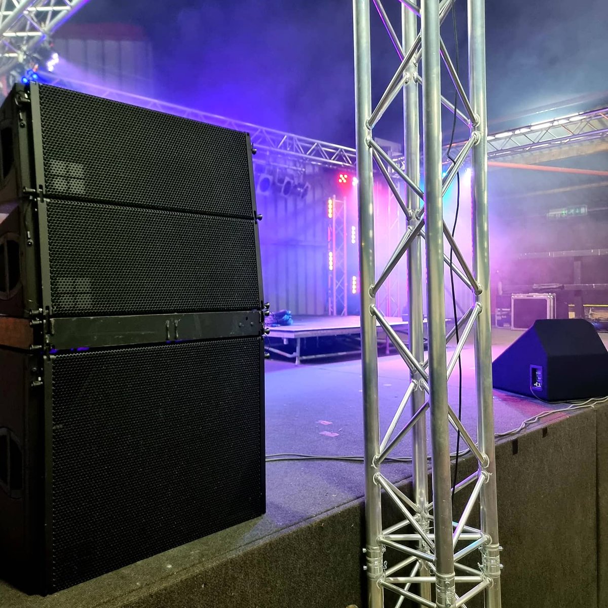 Early start to continue setting up in Wales, almost done then we just need some bands to arrive 🤘#festival #isdesignlive #livemusic #eventprofs #livesound #lightingtech #summer