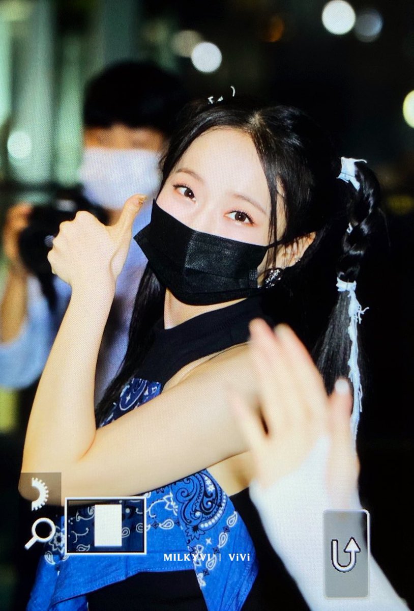 #비비 #VIVI 
<a href="/loonatheworld/">이달의 소녀(LOOΠΔ)</a>