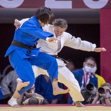 🇯🇵🇷🇺На Олимпиаде продолжается выступление спортсменов Самарской области. В прыжках на батуте Андрей Юдин успешно преодолел квалификацию, а в финале занял 6 место. 

Дзюдоистка Дарья Межецкая выступает в командном миксте. Российская сборная поборется  за бронзу. Начало в 12:00.