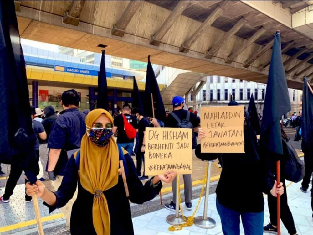 NgaKorMing's tweet photo. Sila retweet jika anda setuju kerajaan gagal dan PM Muhyddin wajib letak jawatan segera utk selamatkan negara kita. #Lawan #KerajaanDerhaka #KerajaanBetaGagal #KeluarDanLawan https://t.co/jRLkl3nZFR