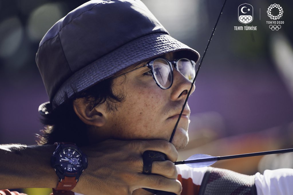 #Tokyo2020  | Mete Gazoz Yarı Finalde!

Milli okçumuz Mete Gazoz çeyrek finalde ABD’li Brady Ellison’u 7-3 mağlup ederek yarı finale yükseldi👏🇹🇷

Tebrikler , YARI FİNALDE BAŞARILAR Mete!🏹