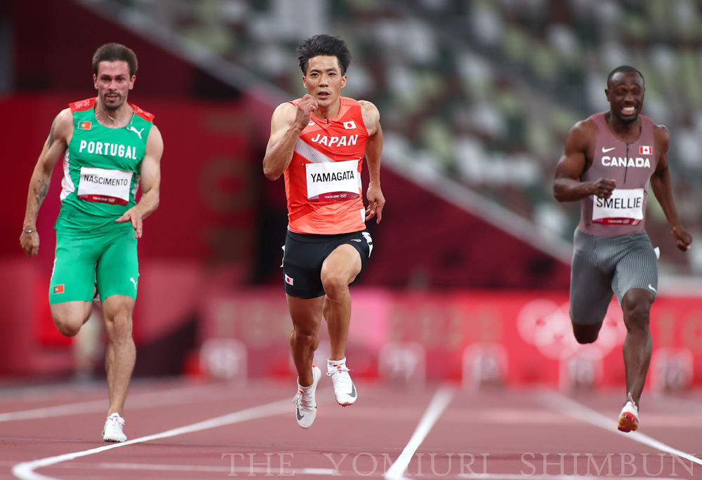 読売新聞 Sportsthemoments 男子100ｍ予選で 9秒95の日本記録を持つ山県亮太は10秒15で3組4 位となり 準決勝進出はならなかった 400mリレーで雪辱を期す 31日 国立競技場で 関口寛人撮影 Tokyo Athletics 関連記事 T Co