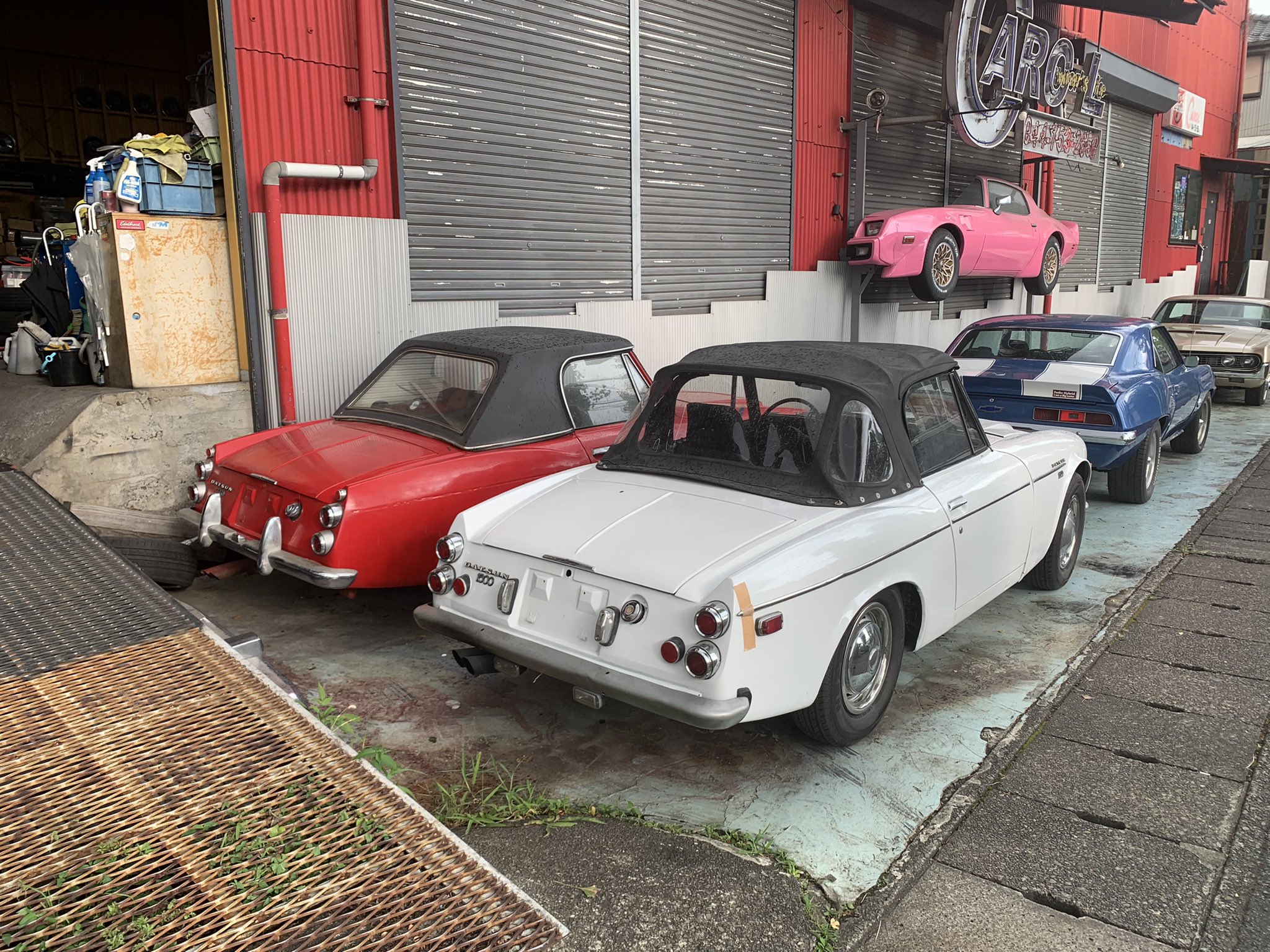Caroljp 白いの買ったら赤も来た アメ車 劇用車 アメ車劇用車キャロル フェアレディー Spl Srl おぎやはぎの愛車遍歴 昭和のクルマといつまでも 横山剣 Datsun スナック自動ドア クレイジーケンバント T Co 31ftxhqxck Twitter