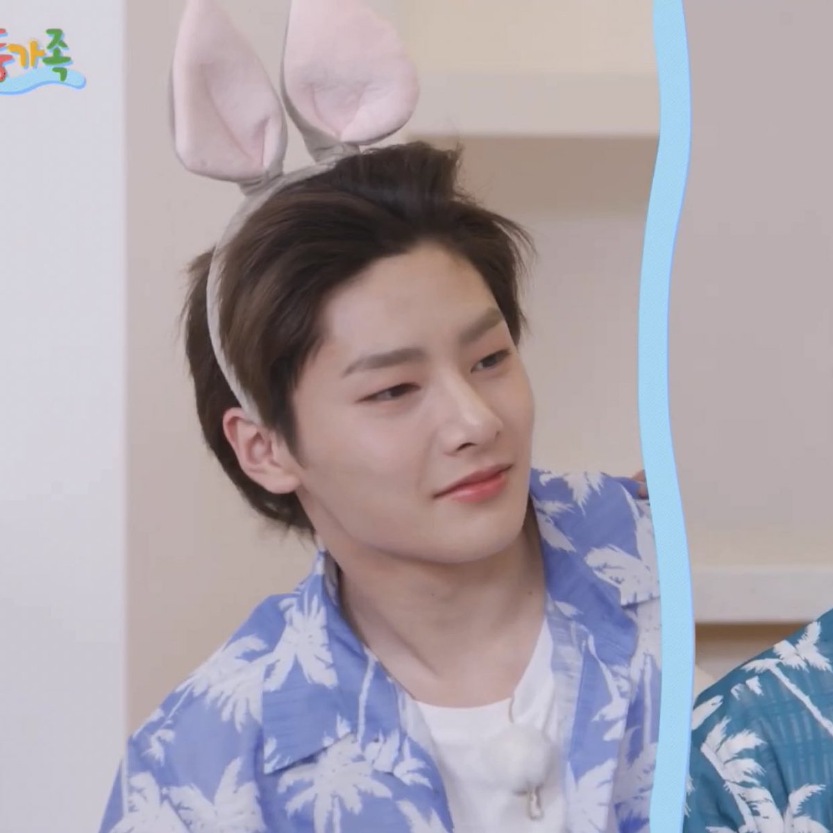 low quality jeongin (@lqinniie) on Twitter photo 