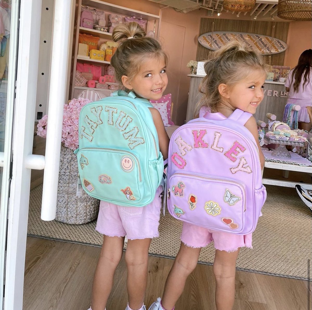 Number_1_Nanny's tweet photo. Such a beautiful photo of Taytum &amp; Oakley getting ready for school @KylerandMadison #twins #twingirls #twinning #stoneyclover @STONEYCLOVER https://t.co/0qJrBadj9D
