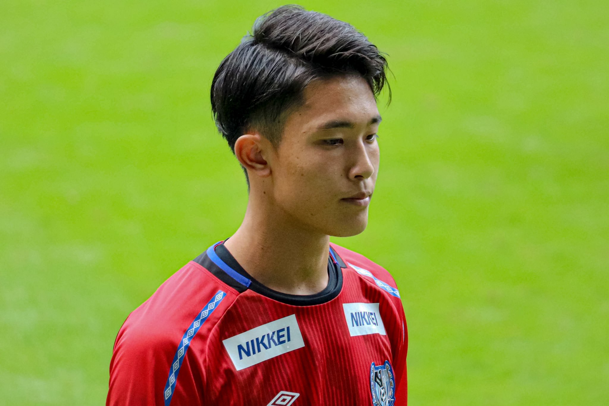 טוויטר を く ん בטוויטר 今サッカーを見ていた人はあのpkを止めた谷くん 谷晃生くん 誰 と思っているでしょう たにこうせいくん と言います ガンバ大阪出身で現在湘南ベルマーレに期限付き移籍中の谷晃生くんと言います ちなみに2年前女装を披露してくれてい