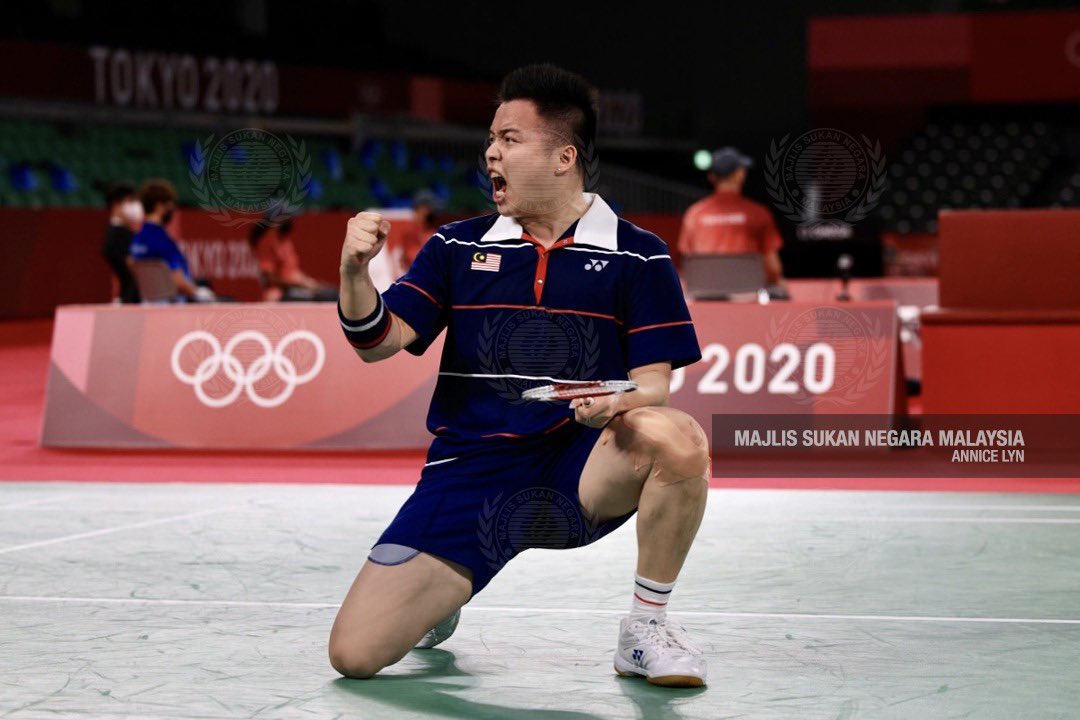 MSNMALAYSIA's tweet photo. Yahoo!!!!

Tokyo Olympic Bronze Medal🥉For MALAYSIA🇲🇾

Padu!!! 
Aaron Chia &amp; Soh Wooi Yik

Anda Adalah Yang Terbaik!!!

#KontnjenMALAYSIA
#DemiMalaysia 
#Tokyo2020 https://t.co/A0ttTAhZSj