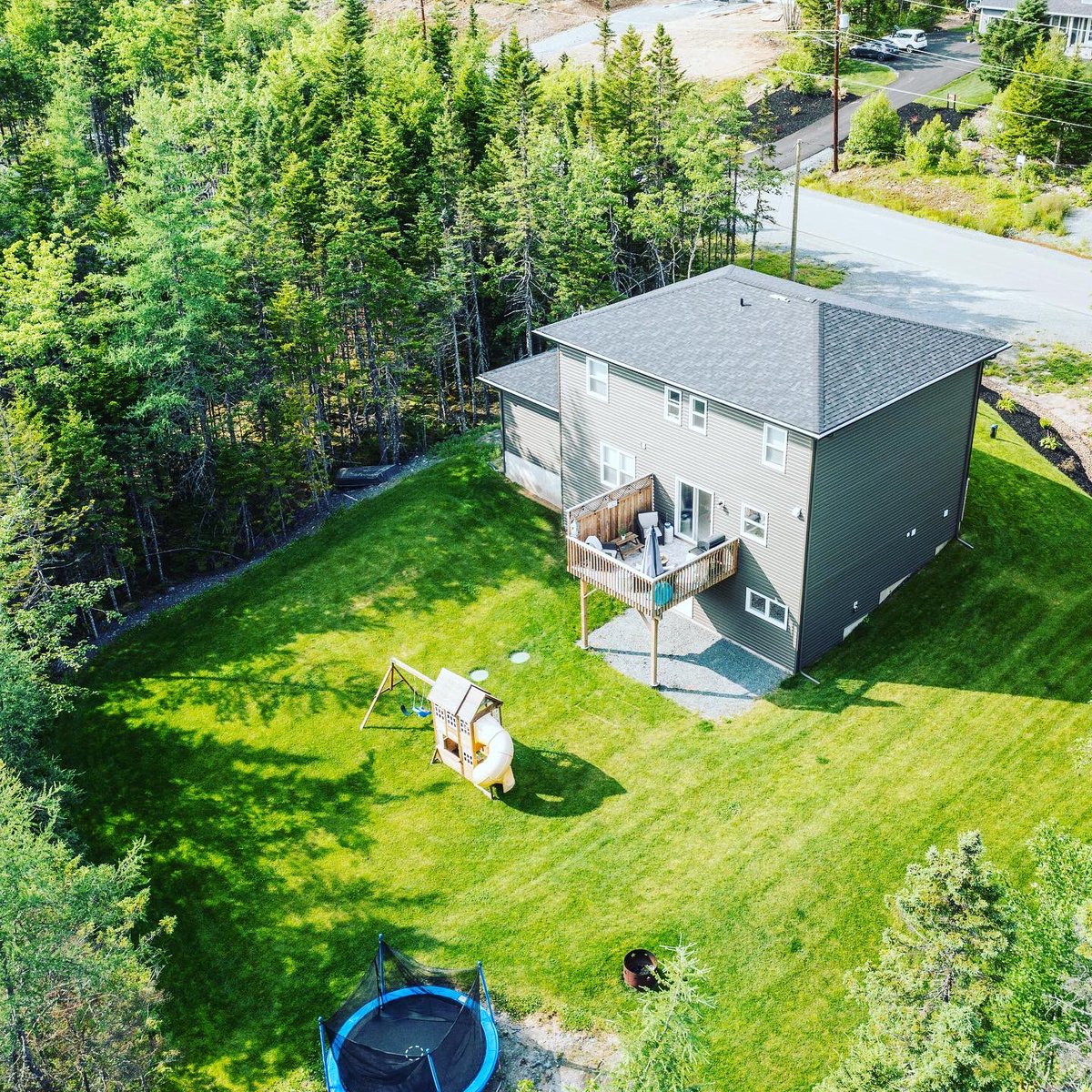 erika_proctor's tweet photo. Backyard Bliss! What a great spot for the kids this long weekend! #indigoshores #housebeautiful https://t.co/Pxa9HLkRTH