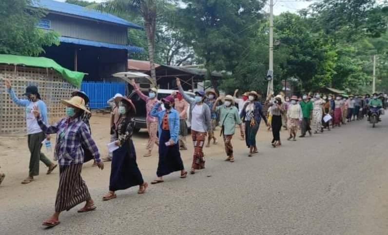 2021Revtweets's tweet photo. Main Strike from Letpadaungtaung area, Salingyi Tsp marched on the streets in defiance of Genocidal Military.
#SupportPDFForMyanmar
#July31Coup 
#WhatsHappeningInMyanmar https://t.co/oZpk8hQXkH