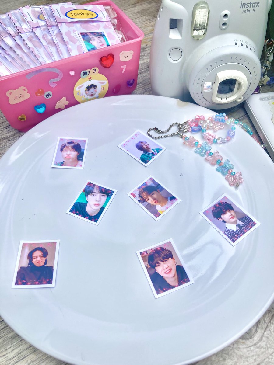 jungkook_KVbt's tweet photo. ID photo ˚⤾ ꕊ️🎀 BTS
เซ็ทละ 35THB
1เซ็ท7เม็ม
ค่าส่ง35✉️ ส่งของอาทิตย์
#ตลาดนัดบังทัน #ตลาดนัดรถไฟบังทัน #bts #BTS_Butter #idphoto #บังทัน #Butter11thWin #ตลาดนัดรวมด้อม #SUGA #JUNGKOOK #TAEYONG #ARMYSeIcaDay #BTS https://t.co/ebE8AvSTUm