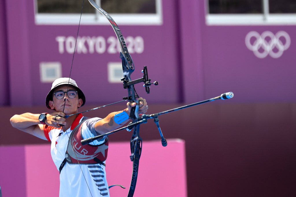 🇹🇷 Ülkemize okçuluk dalında Olimpiyat tarihimizdeki ilk altın madalyayı kazandıran milli okçumuz #MeteGazoz'u tebrik ediyoruz! 👏👏👏

#Tokyo2020