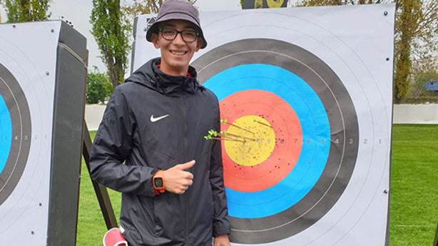 Tokyo 2020 Olimpiyatlarında okçulukta altın madalya kazanarak tarihe geçen Mete Gazoz'u tebrik ediyor, başarılarının devamını diliyorum.Tebrikler kardesim 👏👏👏