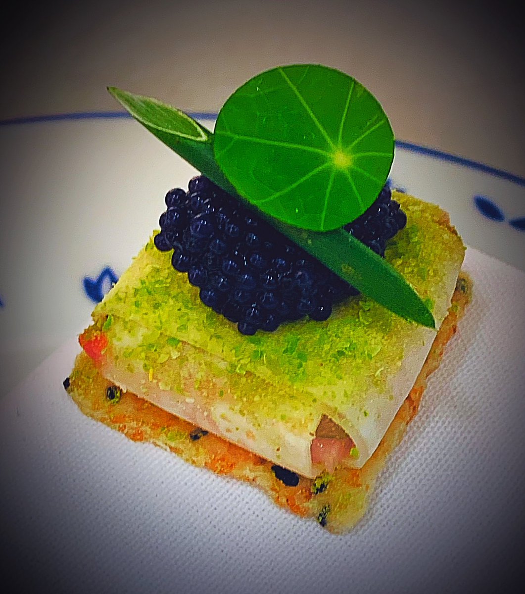 kboylechef's tweet photo. Veal tartar, celeriac, caviar, nasturtium.
#canapes #tobegin @RestLadyAnne_ https://t.co/VF7ZiDvOx8