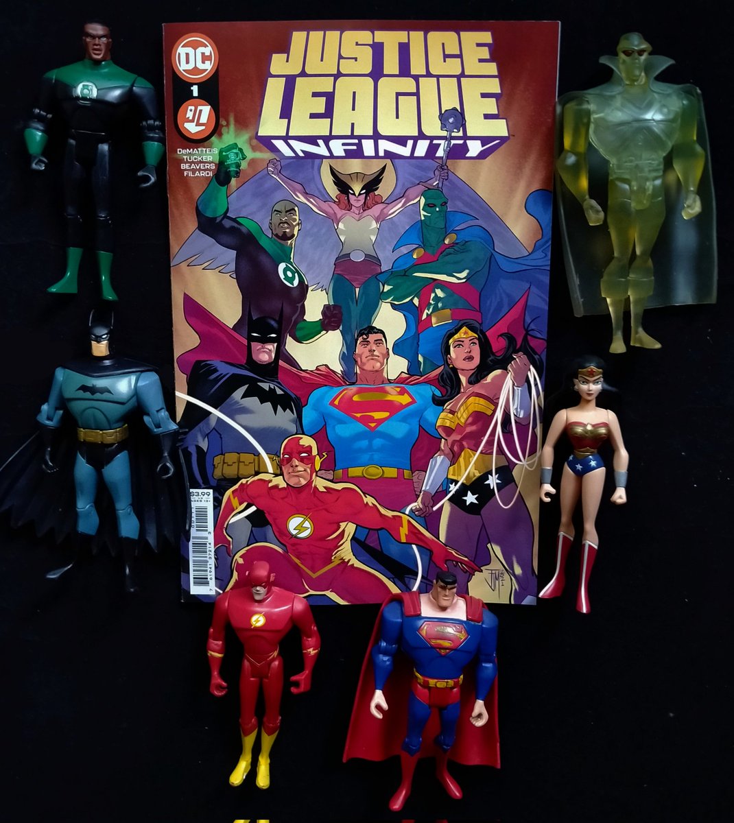 Finally got my hands on a copy after all the delays from my LCS.
Also,it's a AWESOME read. Can't wait for issue 2!
#JusticeLeagueInfinity #JLReunion #DCAU