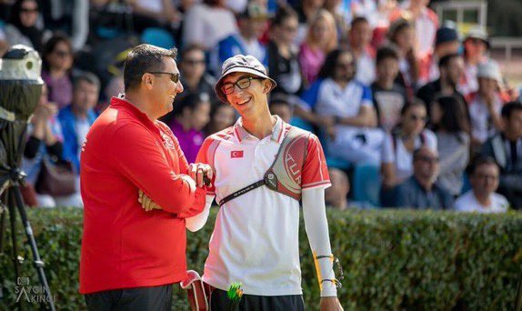 Antrenörler de böyle aslanlar yetiştirir.
#Archery 
Tebrikler,teşekkürler Göktuğ hocam..🥇🇹🇷#Tokyo2020
