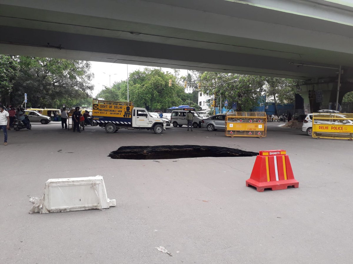 DCP TRAFFIC SOUTHERN RANGE,DELHI tweet media