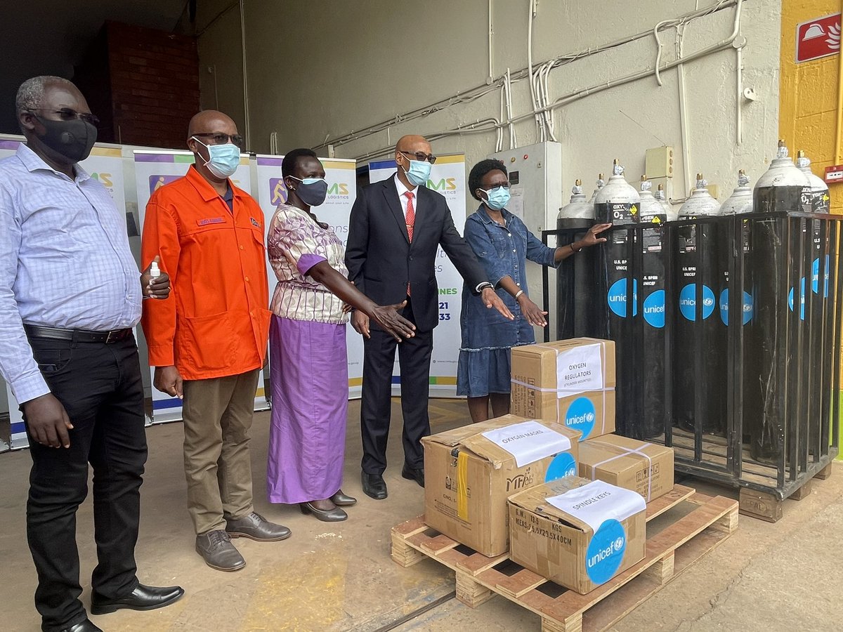 MinofHealthUG's tweet photo. .@UNICEFUganda has donated 100; oxygen cylinders, regulators, spindle keys and oxygen masks as part of the response to the ongoing COVID-19 pandemic https://t.co/zRdHE7hQBF