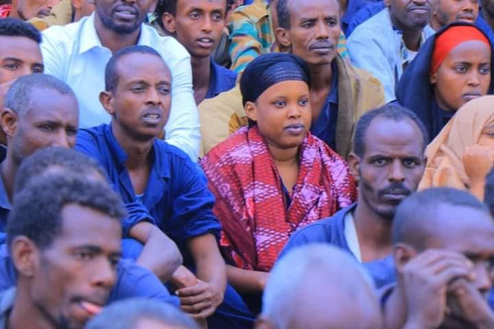 Cabdiraxmaan_Er's tweet photo. Xukuumadda Degaanka soomaalida ayaa tababar u furtay Maleeshiyo ka mid noqon doon Ciidanka Xoogga ,

Tababarka ayaa ku soo beegmaya Xilli Ciidanka Degaanka qaarkood laga qayb-galiyay dagaalka Dowlada Fedraalku kula jirto TPLF.

@1_filsan  @AbiyAhmedAli https://t.co/nR0phduFWe