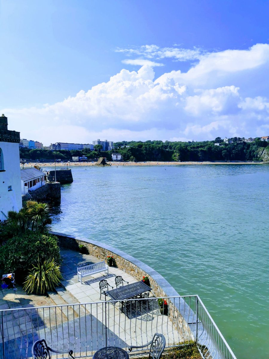 TenbyWater's tweet photo. Front &amp; back views from and out over North Beach Tenby 🌞 Enjoy your weekend but please be safe! If you need any advice or guidance please speak to the Beach Lifeguard, @RNLI or Harbour Master ⛱️ @VisitPembs @TenbyVG @visitwales @tenbyobserver #RespectTheWater #WaterSafety #RNLI https://t.co/ohcrN3oXHy