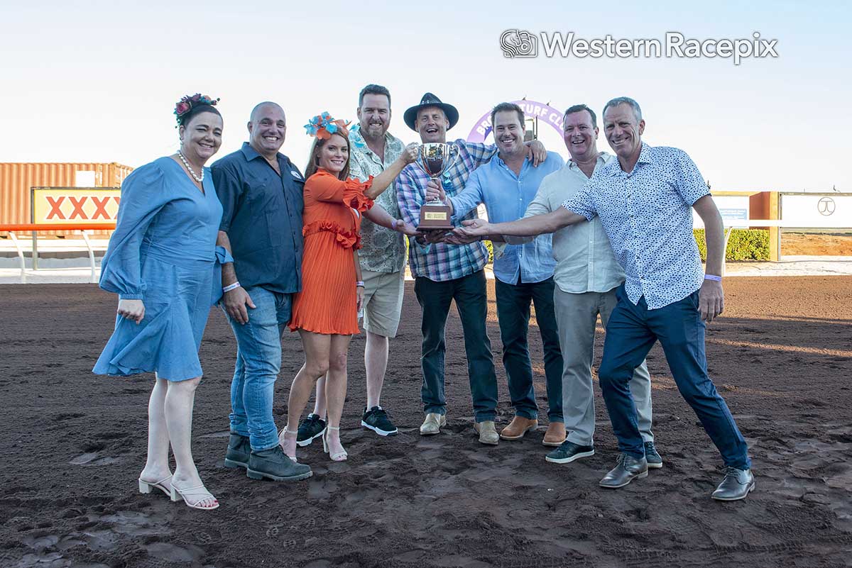 WesternRacepix's tweet photo. STAFFORD'S LAD - 2021 Kimberley Meat Company Kimberley Cup @BroomeTurfClub #WesternRacepix #KimberleyCupDay

More 📸 https://t.co/SigLznFSeZ https://t.co/2twSEhL0Q0