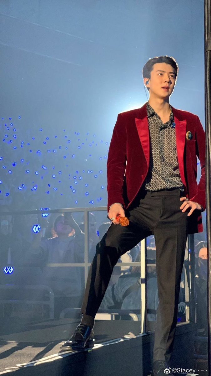 yeolsbtch's tweet photo. This is how Oh Sehun looks like in real life

– a breathtaking thread; https://t.co/e0E35zU9xO