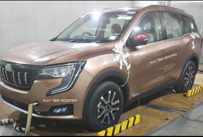 autowheelsind's tweet photo. Finally wait is over!! #XUV700 spied without camouflage.
#mahindra #mahindraxuv700 @Mahindra_Auto @MahindraXUV700 @suvowners @IndianCarsForum 
#autowheelsindia #indiamovingonwheels #autowheelsind 

PC: xuv700 modified. https://t.co/iM90mNATrX