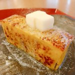 こんな食べ方があったとは!？芋ようかんを焼いてバターを乗せた「焼芋ようかん」!