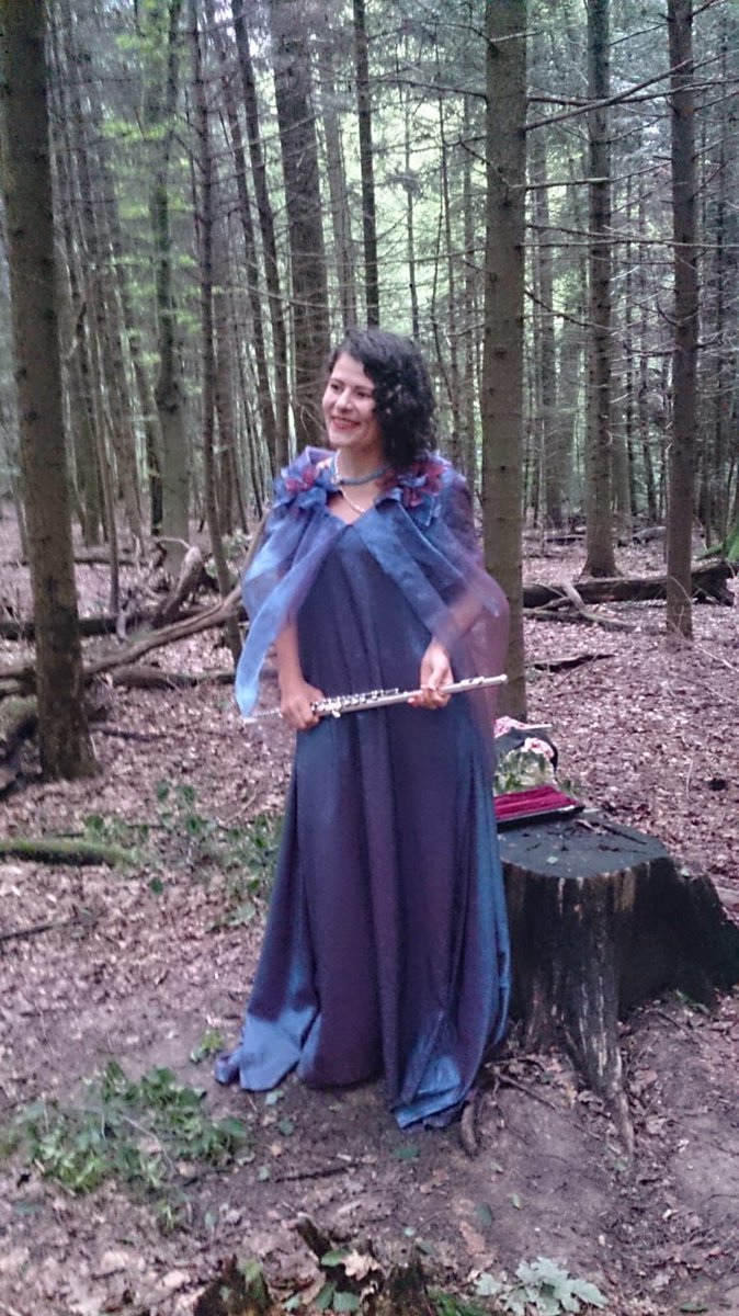 Heute ist es soweit. Um 16 und 18 Uhr ist Premiere! 🎊 

Räuber! Nach Schiller im Bopser Wald. 

Infos:Theateramolgaeck.org 

@KULTURAextra <a href="/Stuttgart_Journ/">Stuttgart Journal</a> <a href="/Stuttgart_BW/">Angela Spyrou</a> <a href="/Theaterkompass/">Theaterkompass.de</a> <a href="/dieAnStifter/">die AnStifter</a> <a href="/stuttgart_stadt/">Stadt Stuttgart</a> <a href="/enjoy_stuttgart/">Stuttgart Tourismus</a> <a href="/stuttgartnacht/">stuttgartnacht</a> @stuttgarttweets