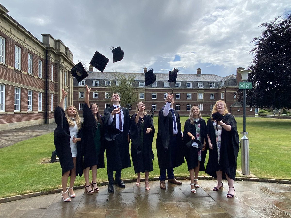 Miss_RTaylor05's tweet photo. Graduation with the best people🎓💜💚 https://t.co/dg3ilTGUi8
