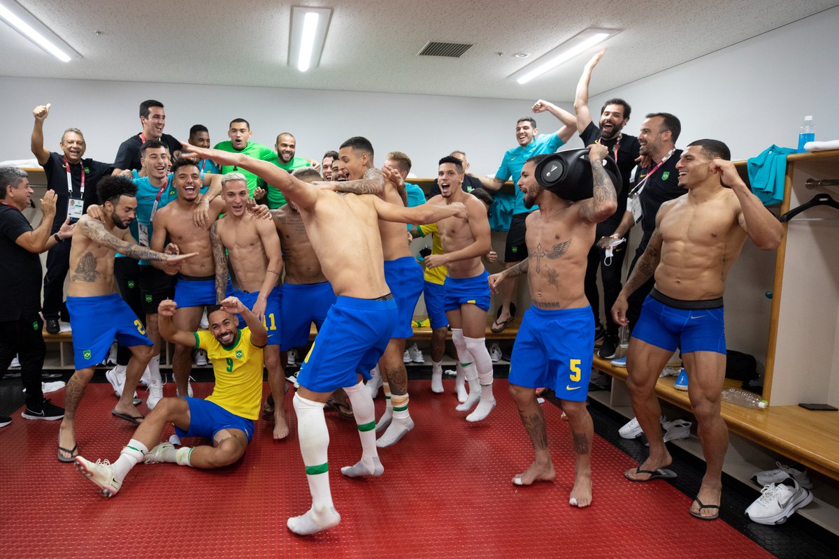 CBF_Futebol's tweet photo. VEM, SEMIFINAL! https://t.co/yayh2Jn0kI