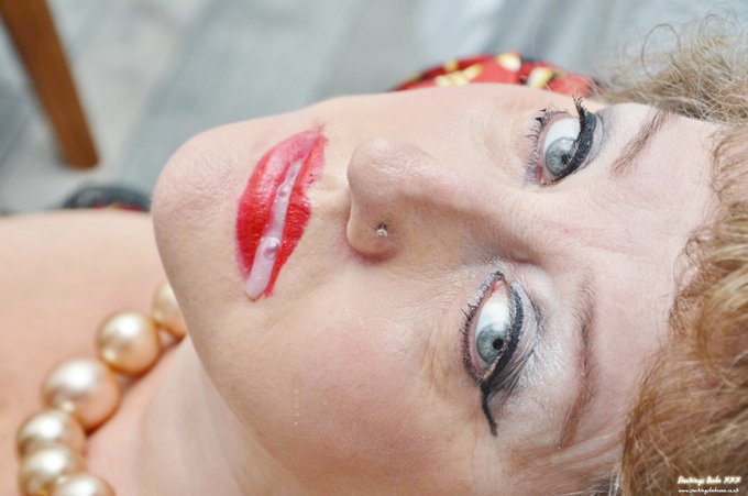 Who loves my rear especially with a butt plug in it? Then followed by a mouthful of cum , a perfect way<a href="/tag/oralsex"class="tags"><span>#oralsex</span></a><a href="/tag/fullyfashionedstockings"class="tags"><span>#fullyfashionedstockings</span></a>